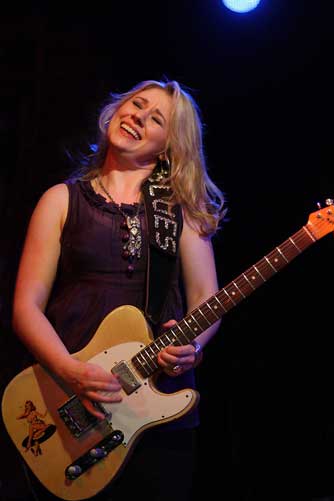 Joanne Shaw Taylor Makes A Great Leap Forward