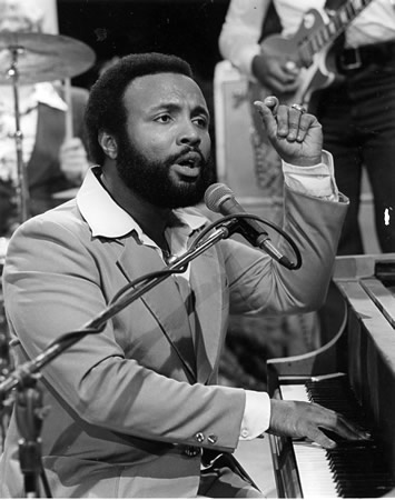 http://www.thebluegrassspecial.com/archive/2012/january2012/_images-january-2012/andrae-crouch2.jpg